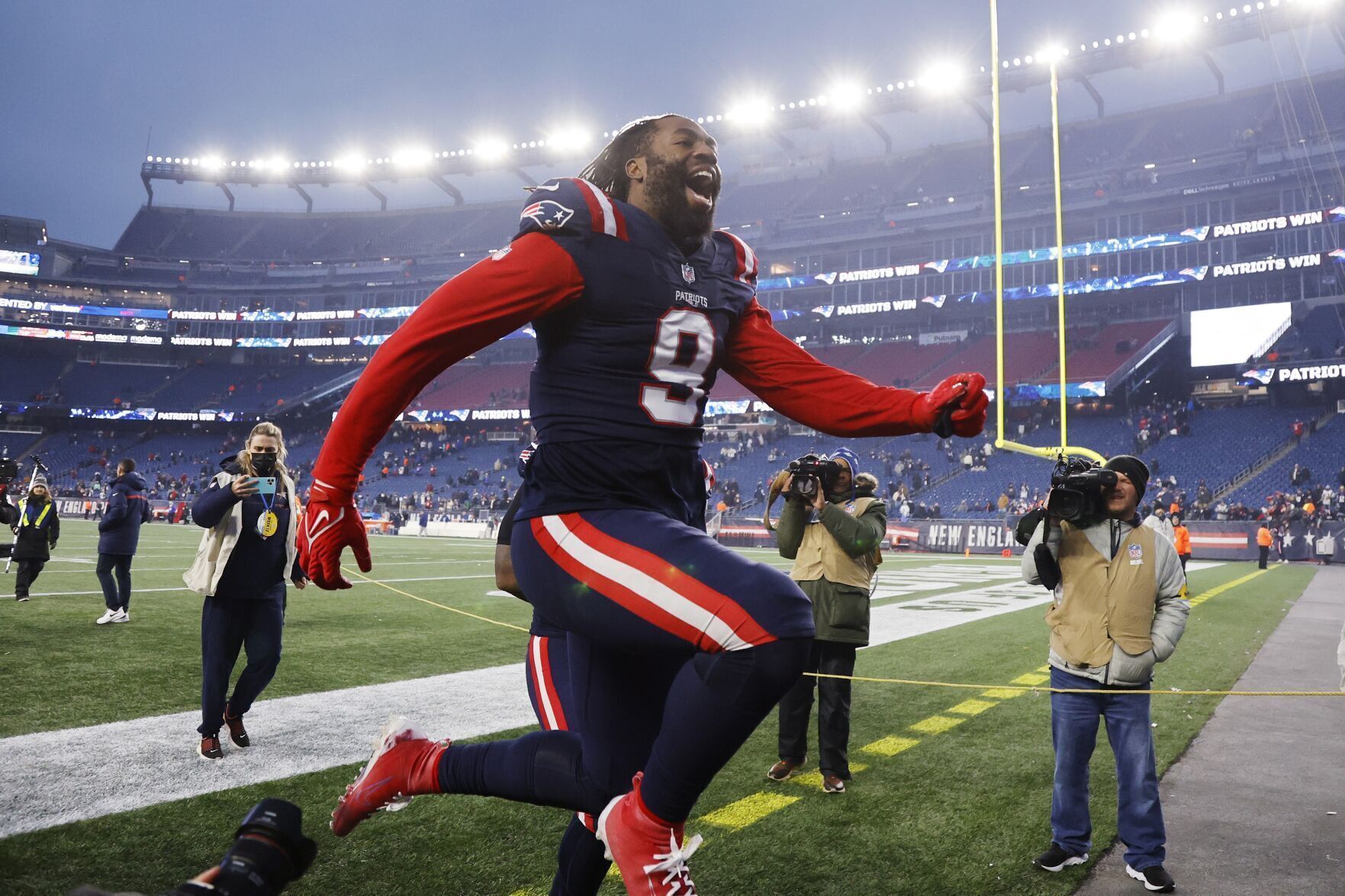 APTOPIX Titans Patriots Football